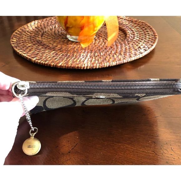 COACH - Monogram Logo Pouch in Chocolate & Khaki Canvas. Missing Wristlet Strap￼ - Picture 9 of 14